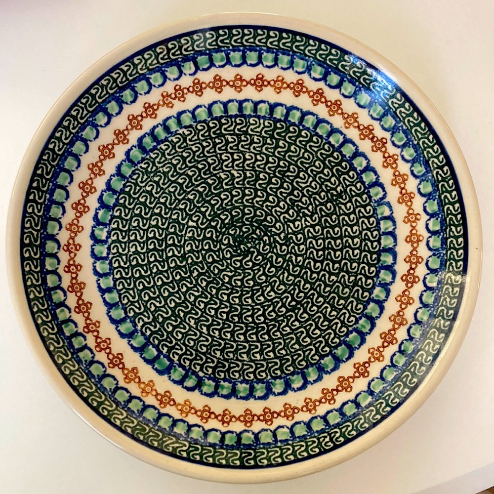 Beautiful Vintage polish pottery round plate